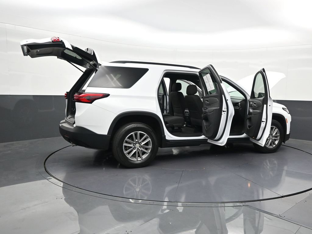 Used 2024 Chevrolet Traverse LT FWD image 34