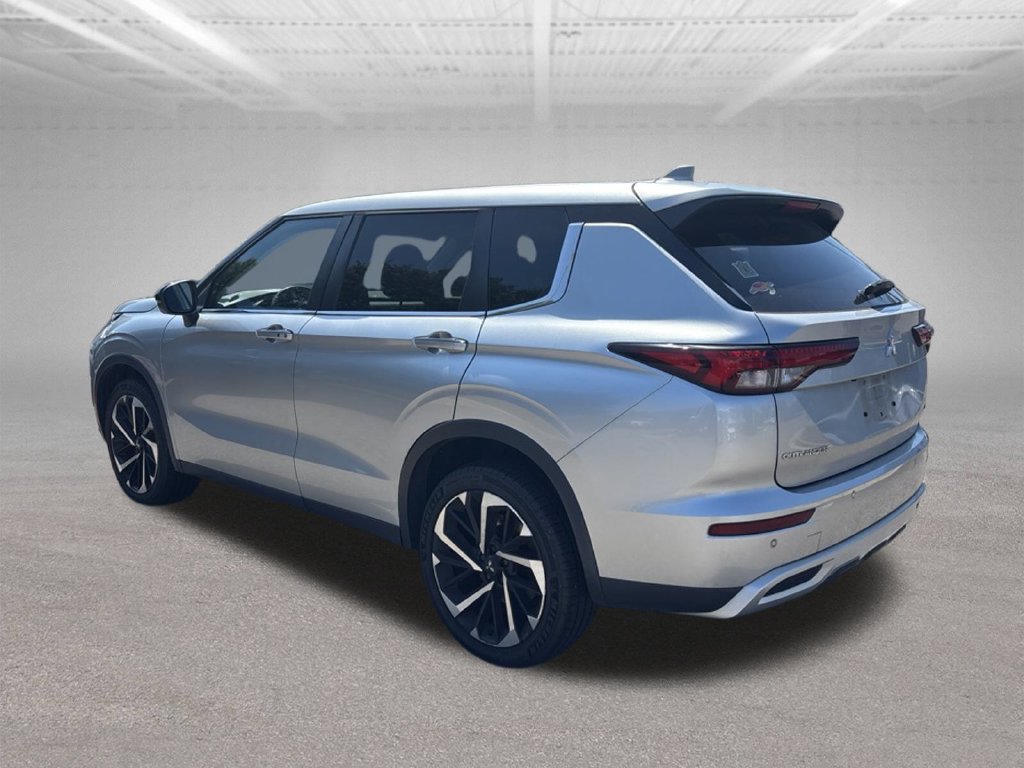 Used 2022 Mitsubishi Outlander SE FWD image 4
