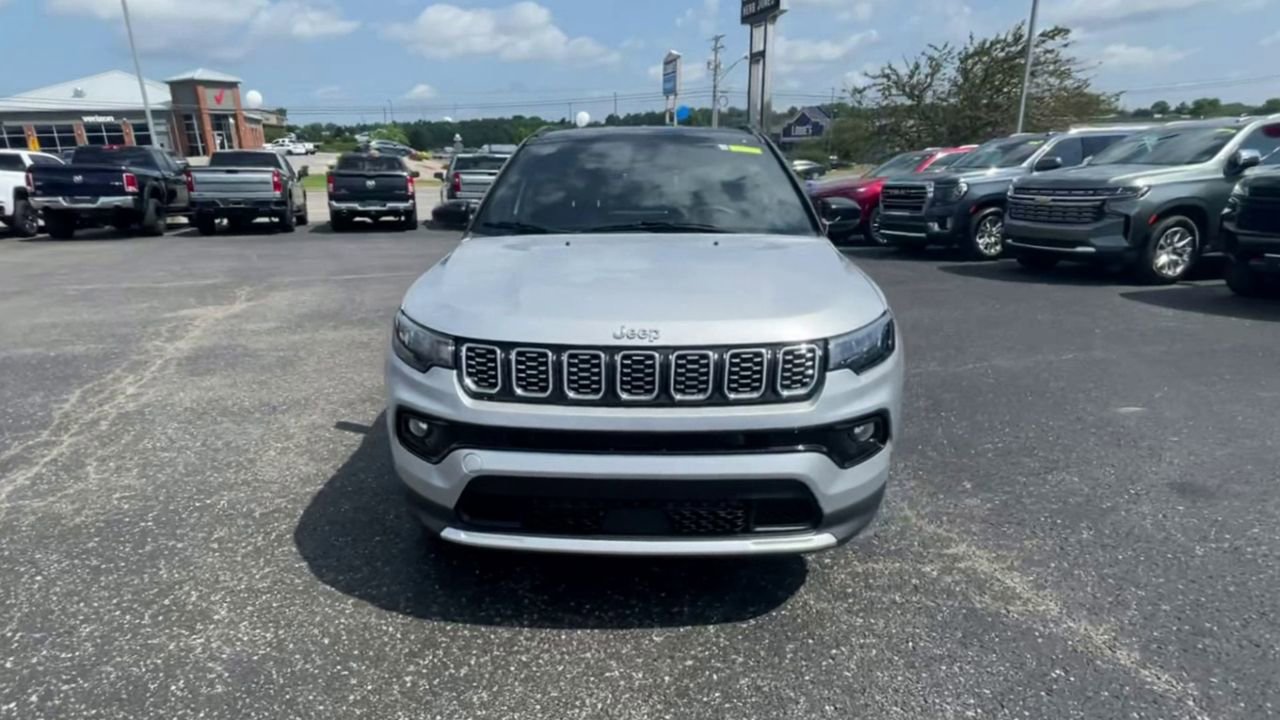 Used 2024 Jeep Compass Limited image 4