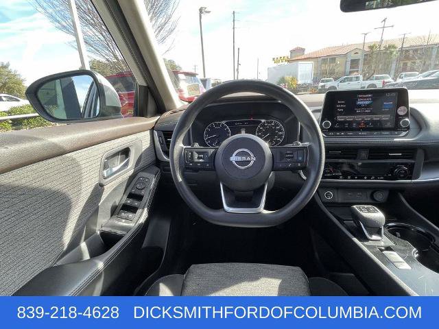 Used 2023 Nissan Rogue SV image 12