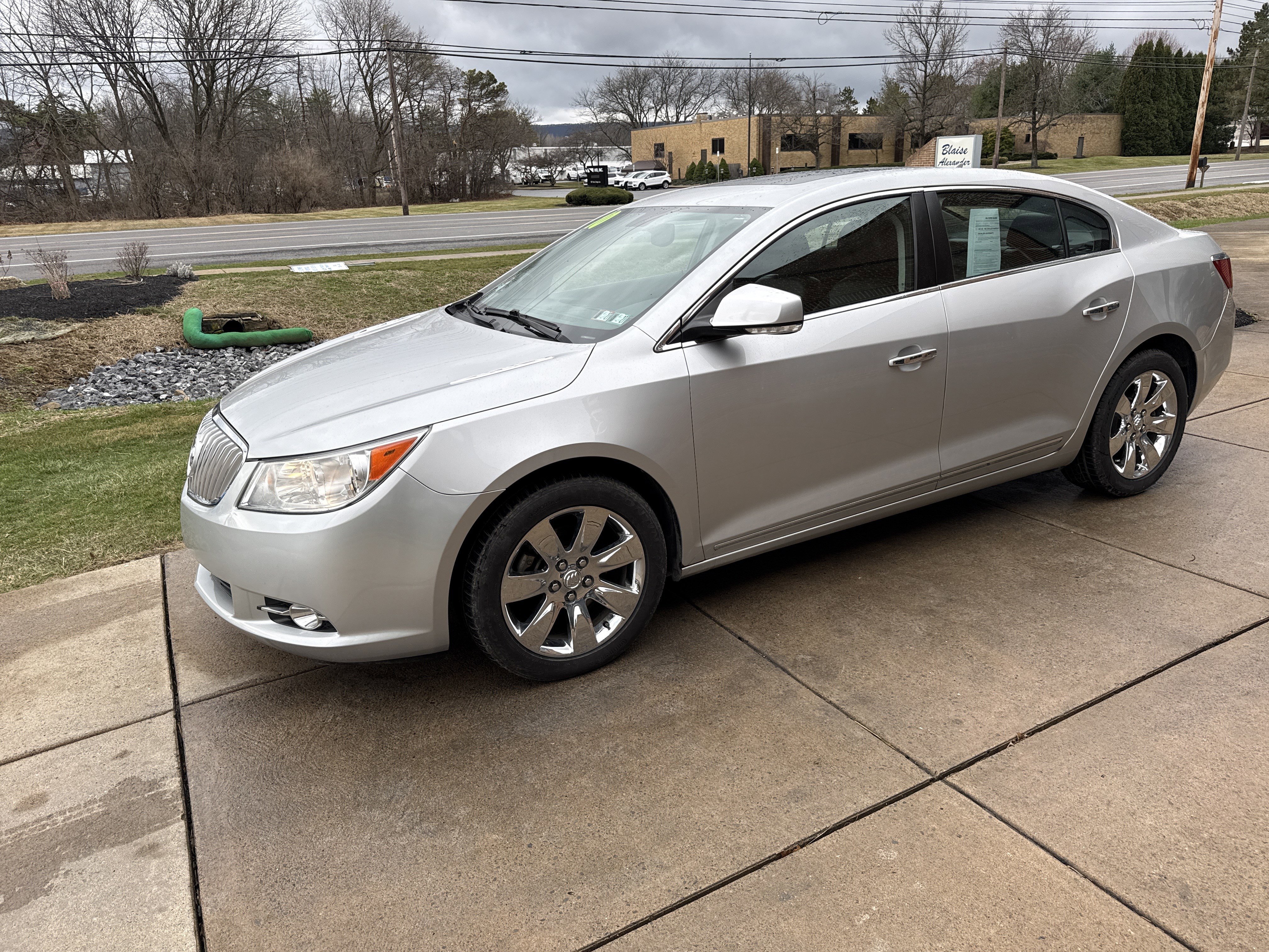 Used 2010 Buick LaCrosse CXL image 8