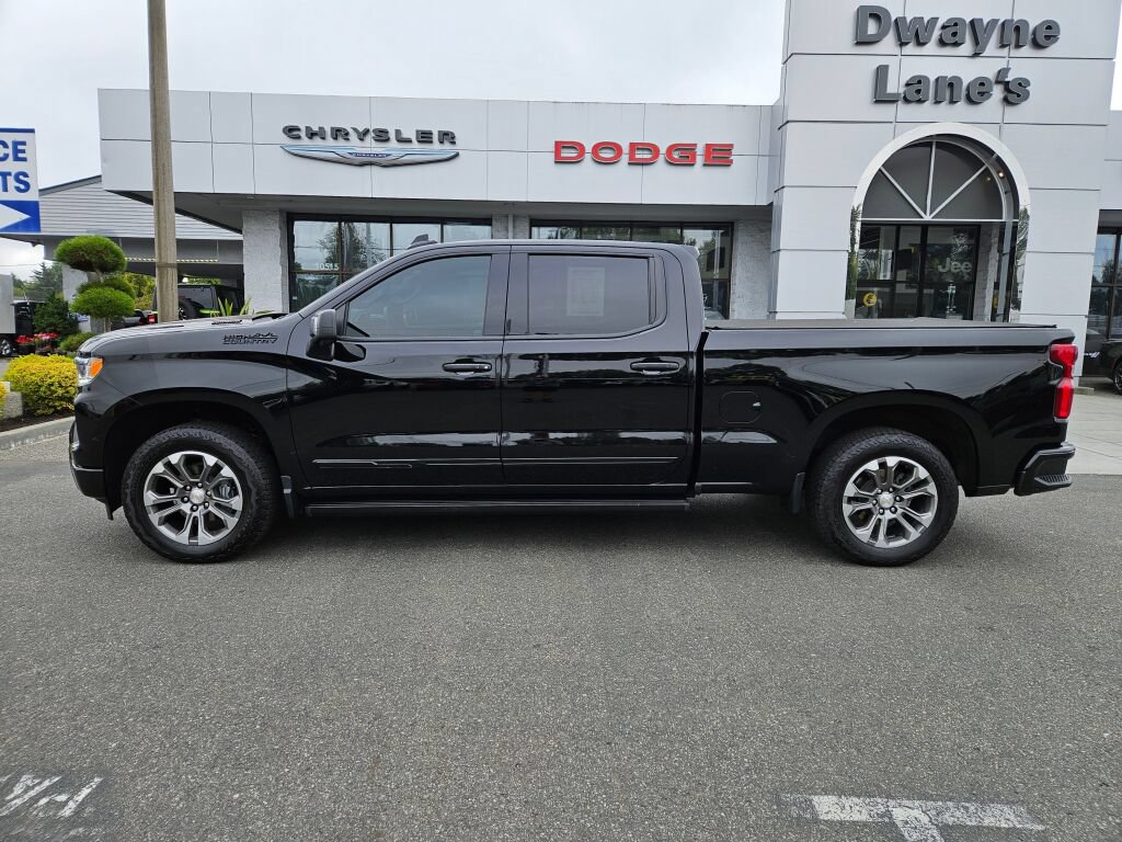 Used 2024 Chevrolet Silverado 1500 High Country w/ Technology Package AWD/4WD image 2