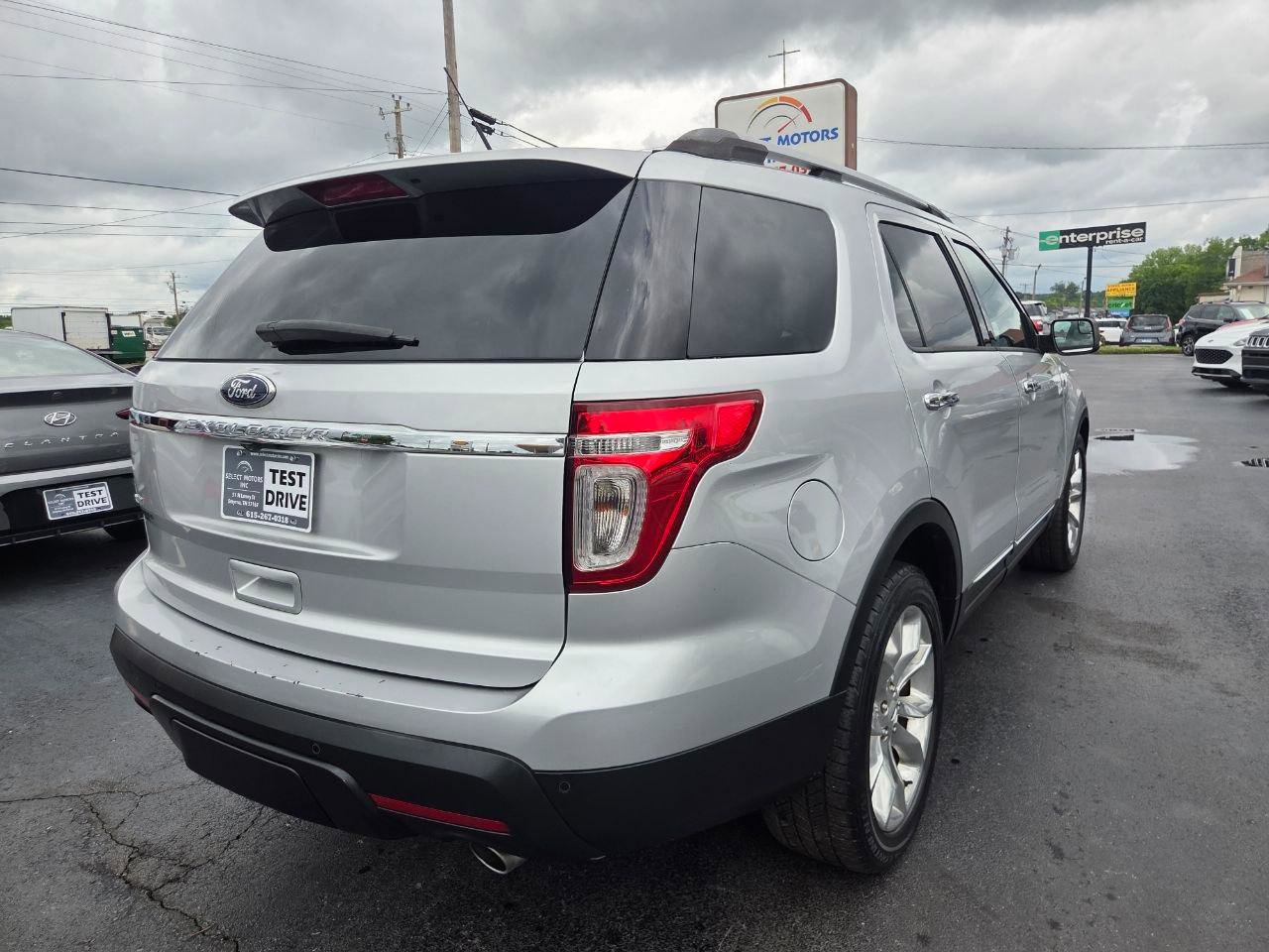 Used 2014 Ford Explorer XLT w/ Equipment Group 202A FWD image 5