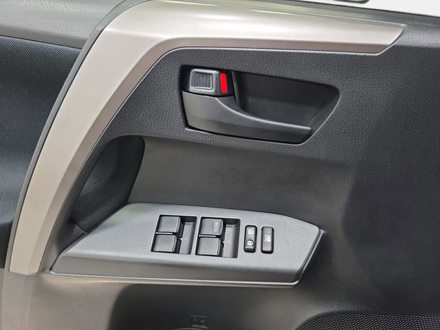 Used 2016 Toyota RAV4 LE FWD image 28