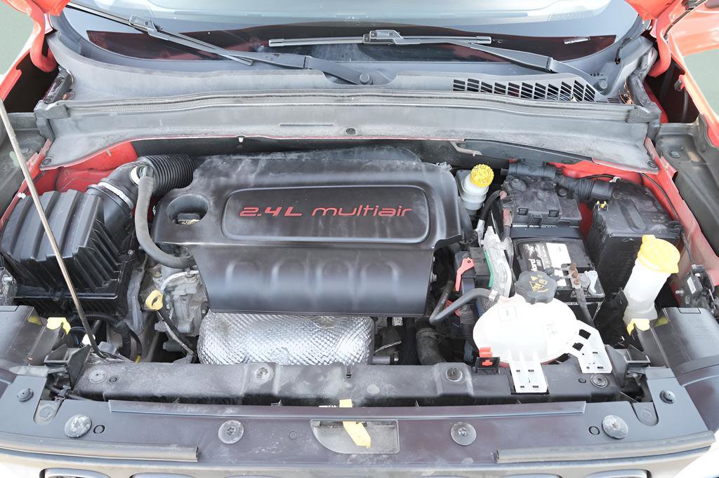 Used 2015 Jeep Renegade Trailhawk AWD/4WD image 19