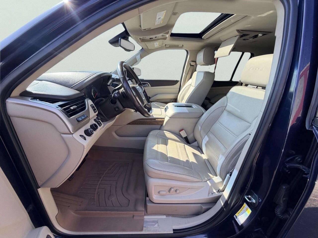 Used 2019 GMC Yukon XL Denali w/ Denali Ultimate Package AWD/4WD image 17