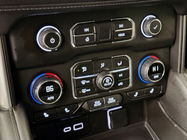 Used 2024 Chevrolet Tahoe Z71 w/ Luxury Package AWD/4WD image 18