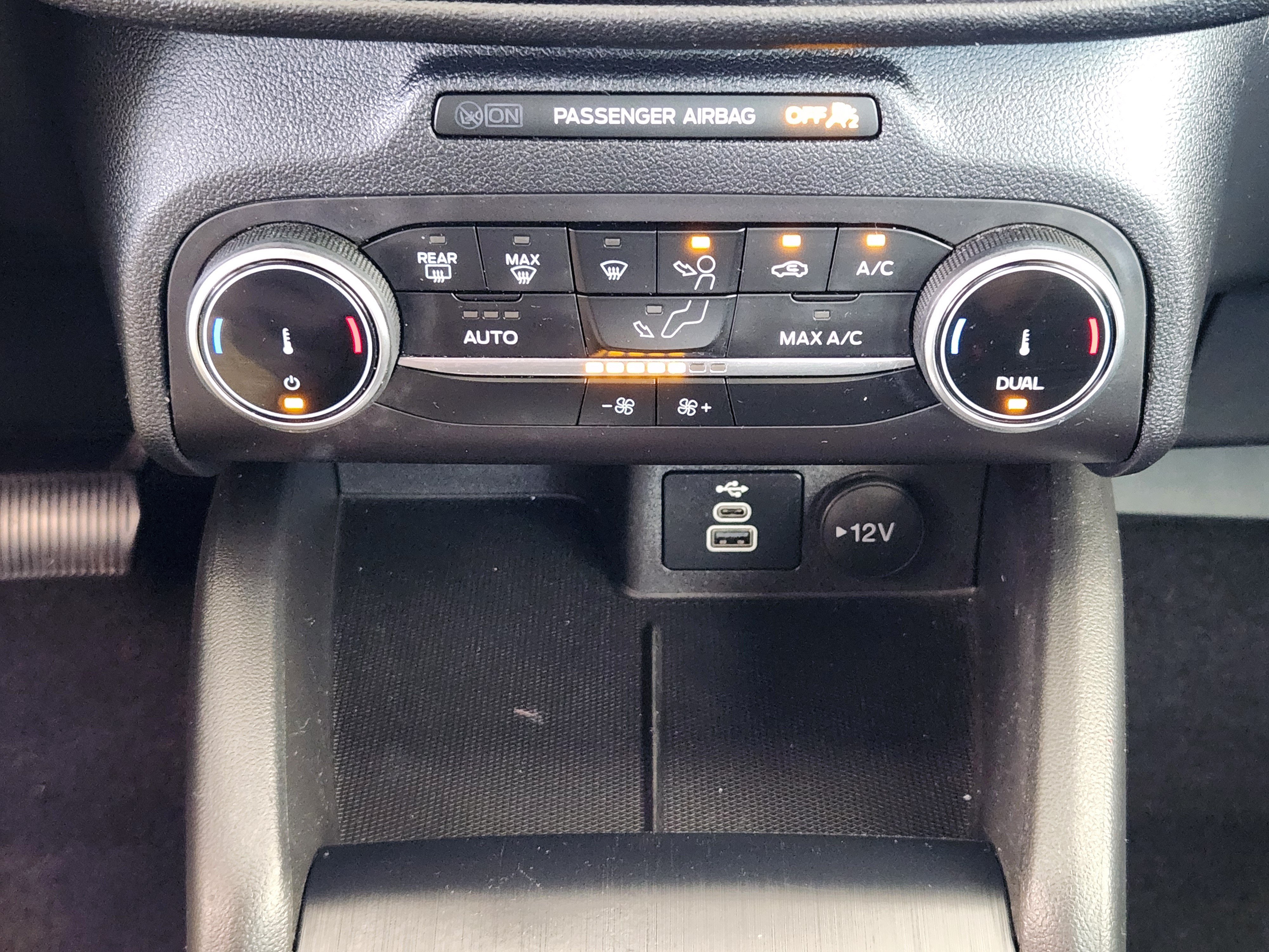Used 2025 Ford Escape ST-Line FWD image 19
