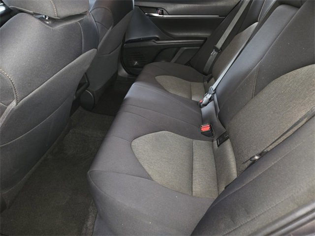 Used 2020 Toyota Camry LE image 15