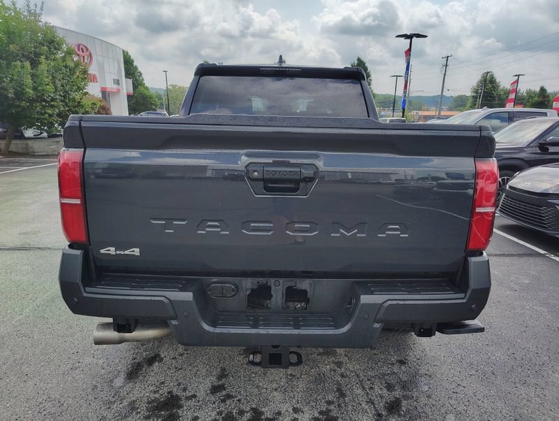Used 2024 Toyota Tacoma SR w/ SR Upgrade Package AWD/4WD image 5