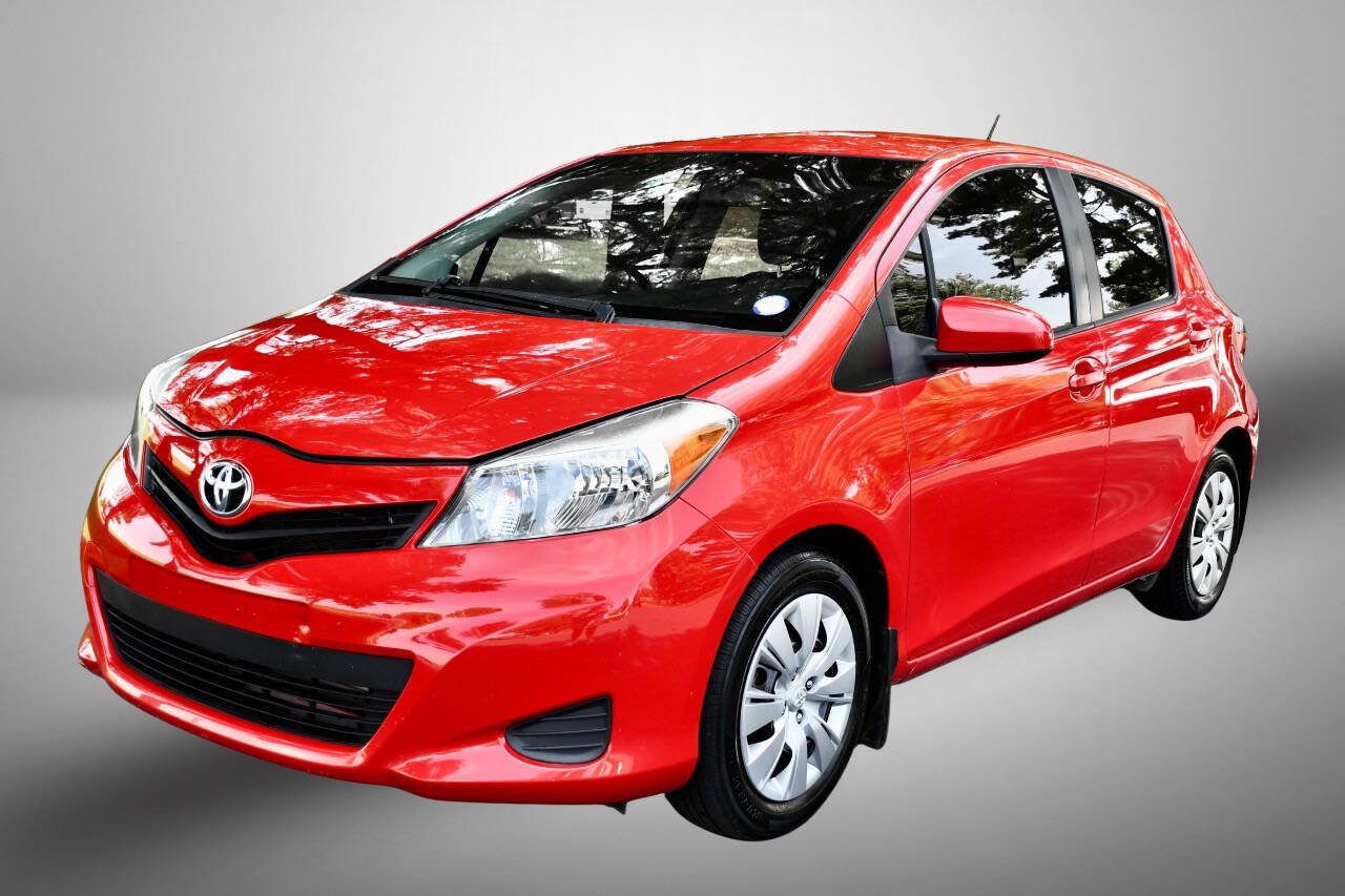 Used 2013 Toyota Yaris LE FWD image 3