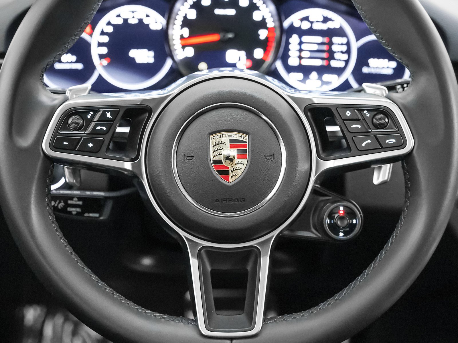 Used 2023 Porsche Cayenne image 17