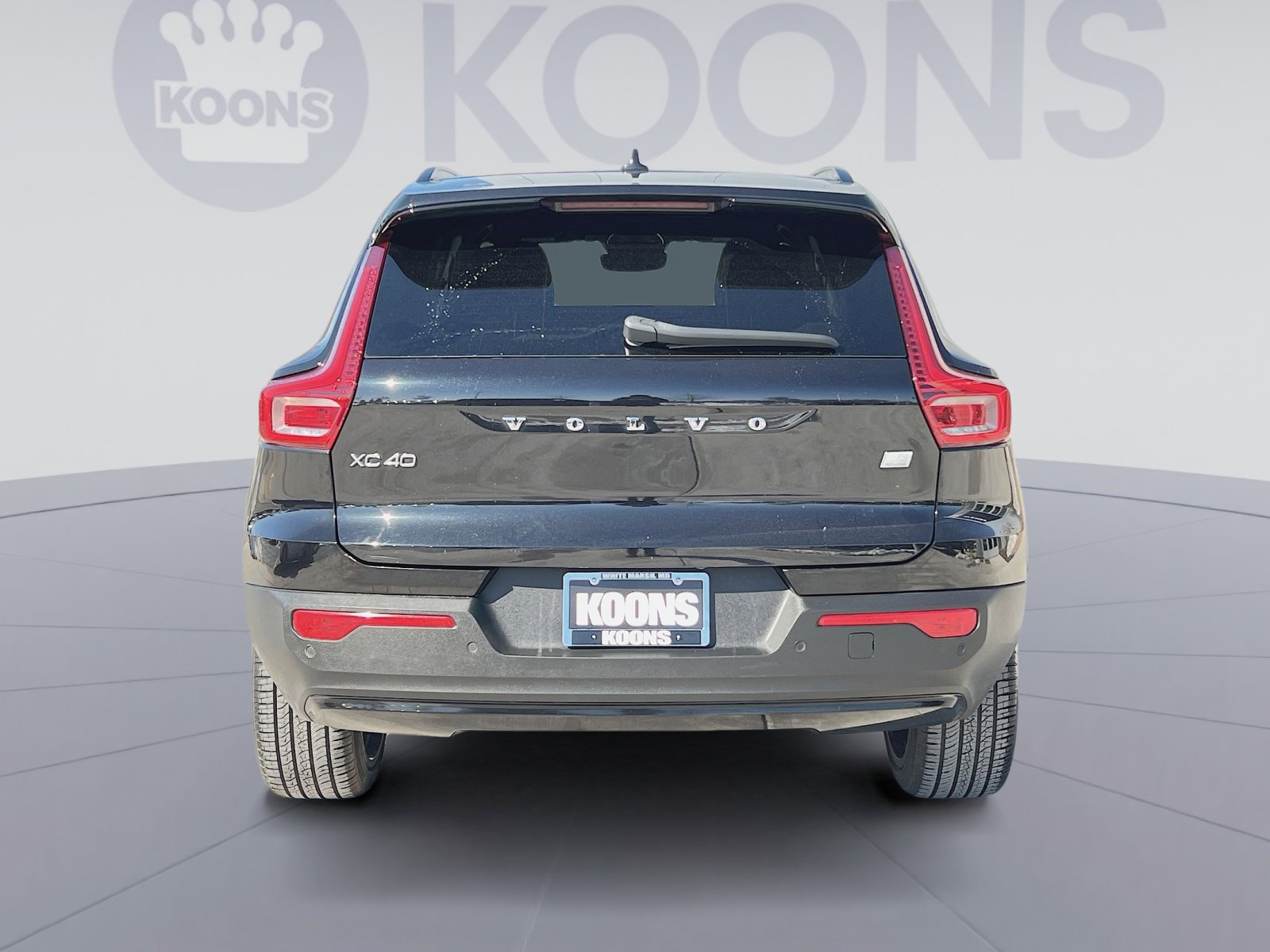 Used 2021 Volvo XC40 P8 Recharge w/ Advanced Package image 5