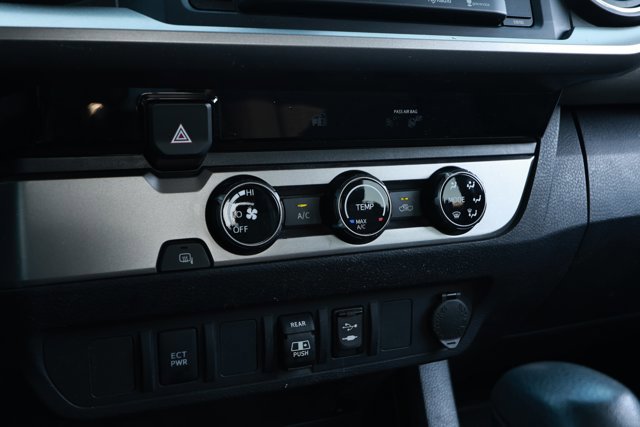 Used 2018 Toyota Tacoma SR5 RWD image 18
