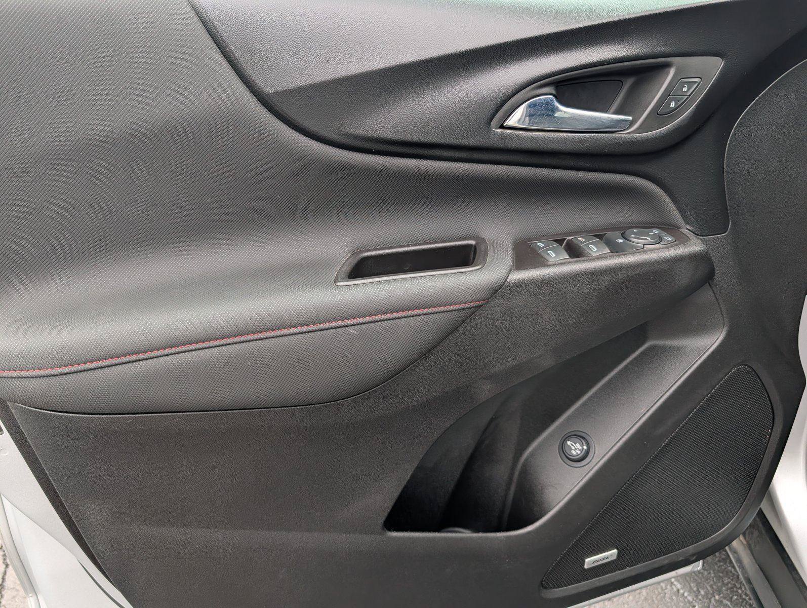 Used 2022 Chevrolet Equinox RS w/ RS Leather Package FWD image 14