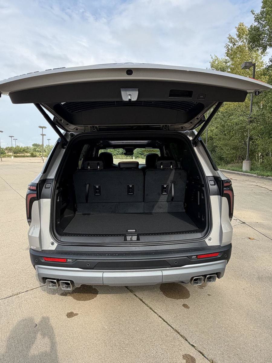 New 2027 Chevrolet Traverse Z71 w/ Enhanced Driving Package AWD/4WD image 17