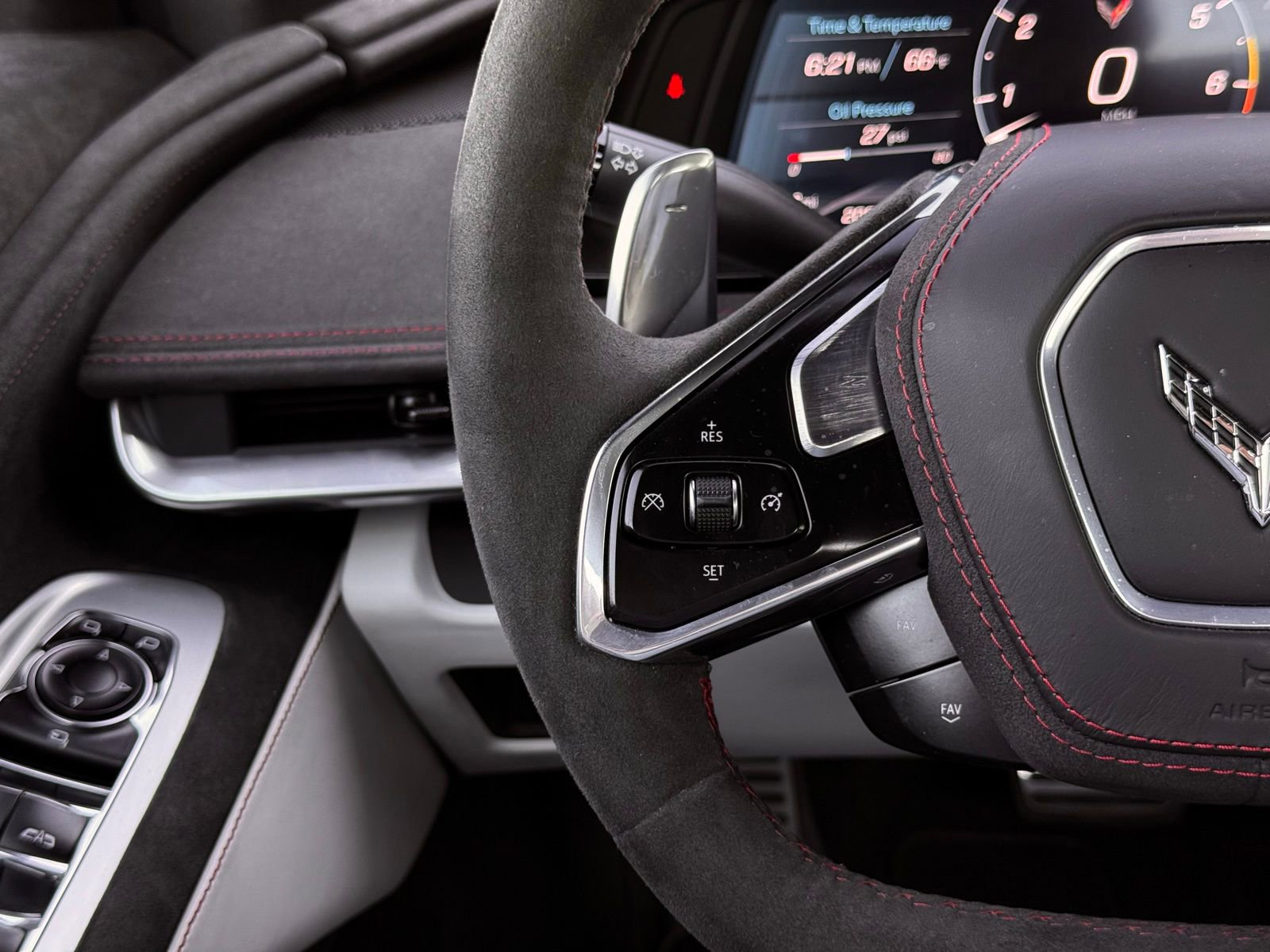 Used 2023 Chevrolet Corvette Stingray Premium Conv w/ Z51 Performance Package image 51