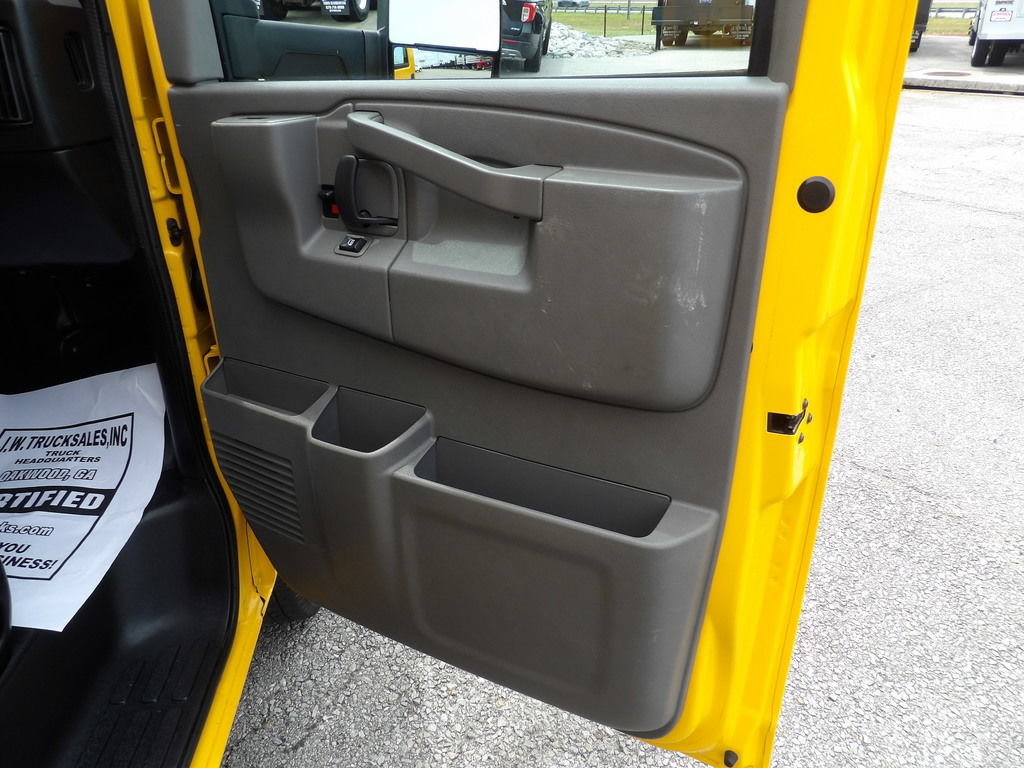Used 2022 GMC Savana 3500 Extended w/ Power Convenience Package RWD image 25