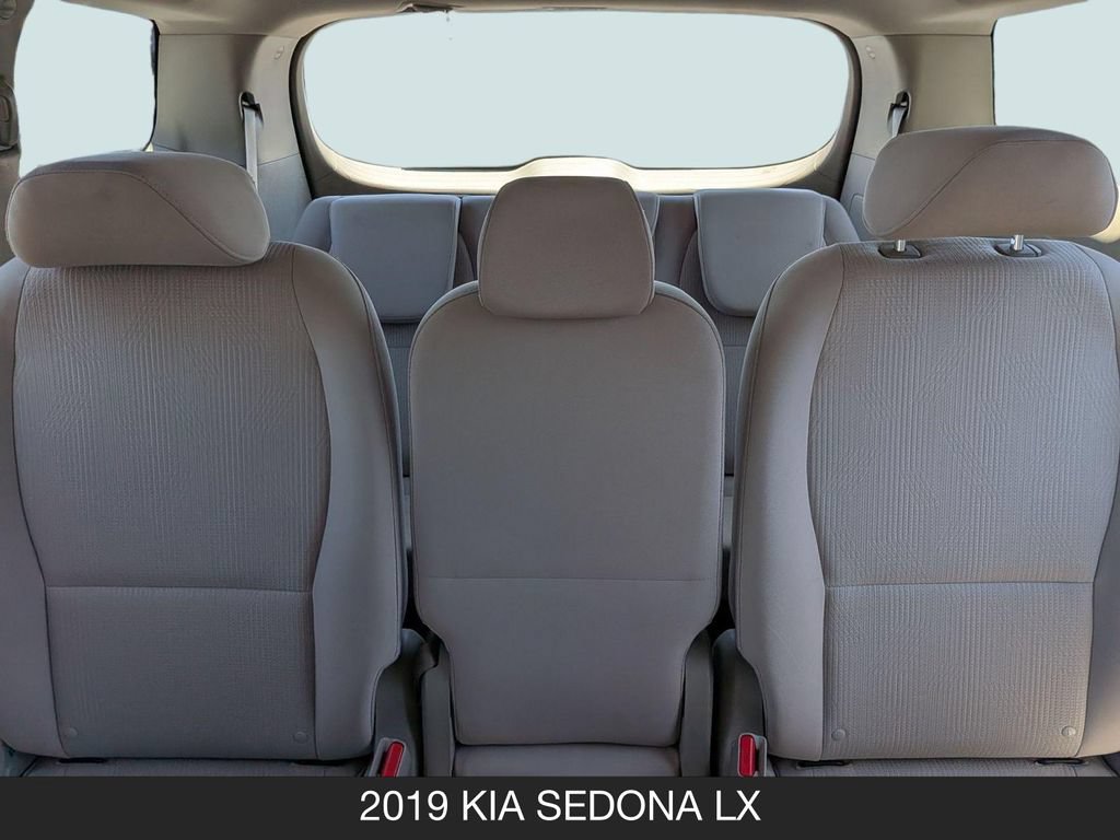 Used 2019 Kia Sedona LX FWD image 13