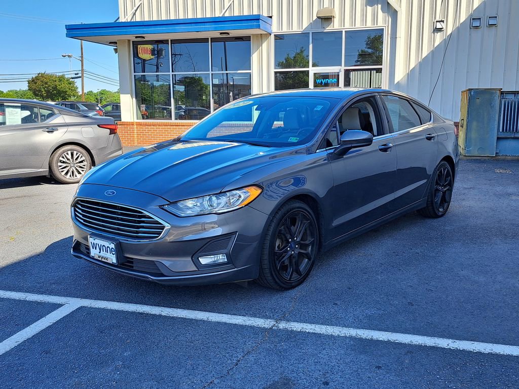 Used 2020 Ford Fusion SE w/ Equipment Group 151A FWD image 3