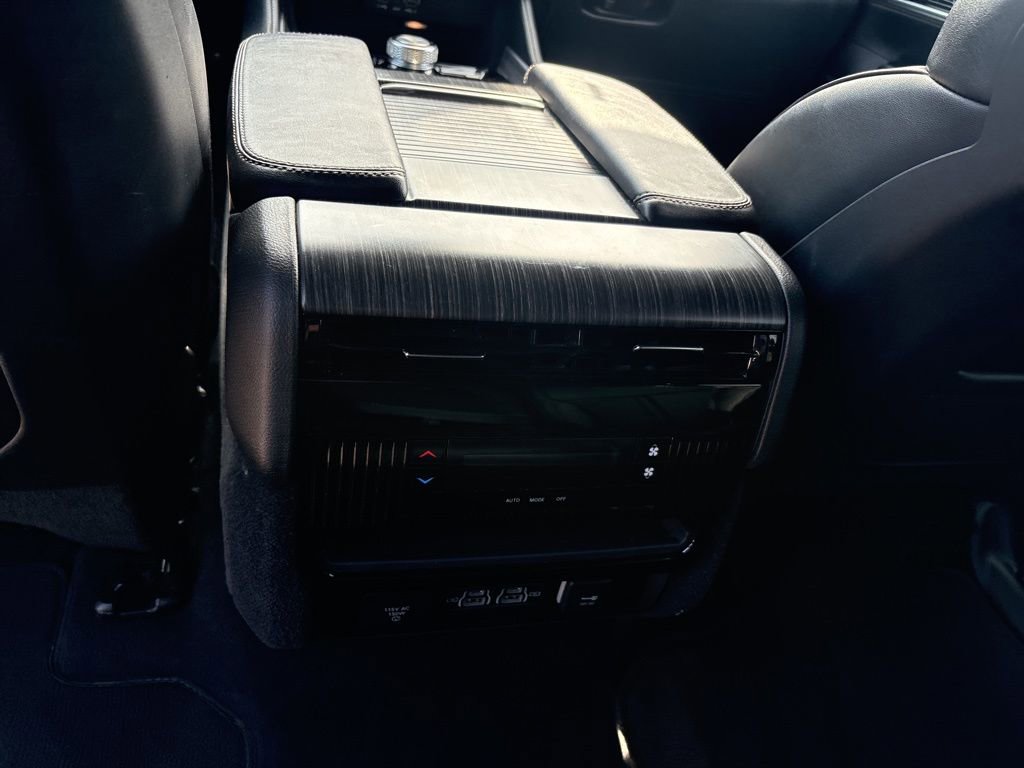 Used 2024 Jeep Wagoneer L Series II w/ Flexible Seating Group image 20