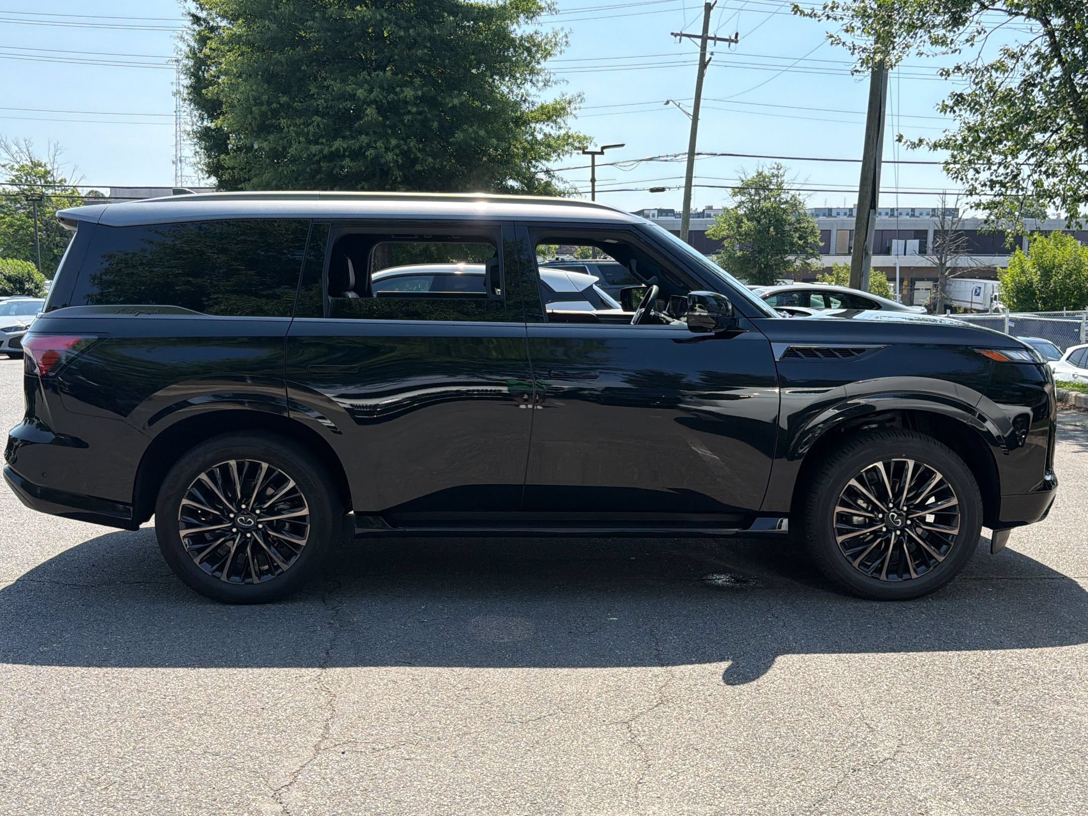 Used 2025 INFINITI QX80 Autograph AWD/4WD image 8