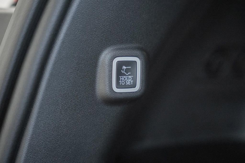 New 2026 Jeep Cherokee Overland image 11