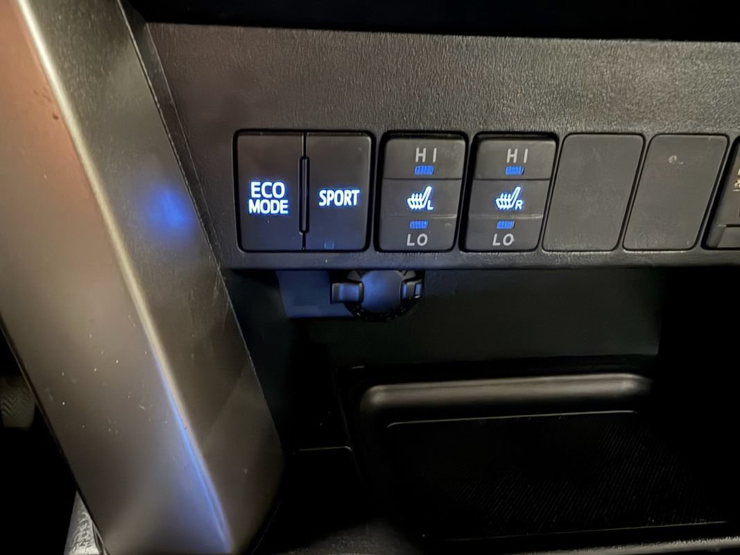 Used 2013 Toyota RAV4 Limited AWD/4WD image 9