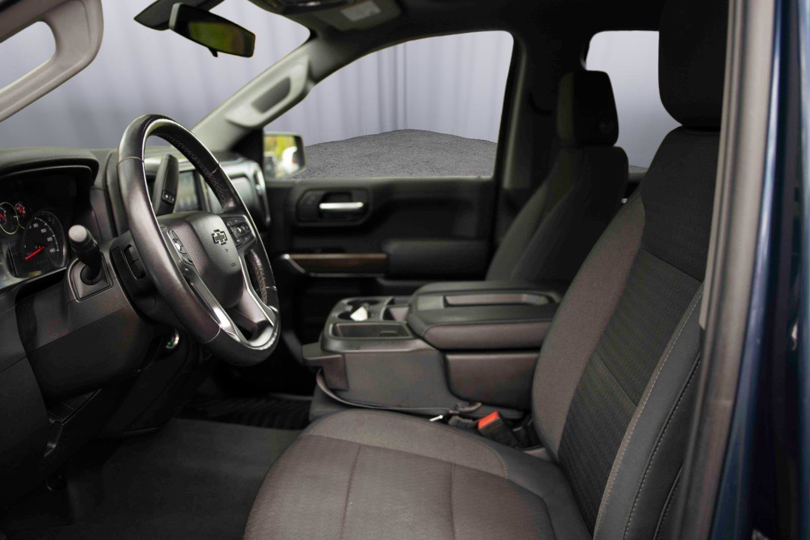 Used 2019 Chevrolet Silverado 1500 RST w/ All-Star Edition AWD/4WD image 2