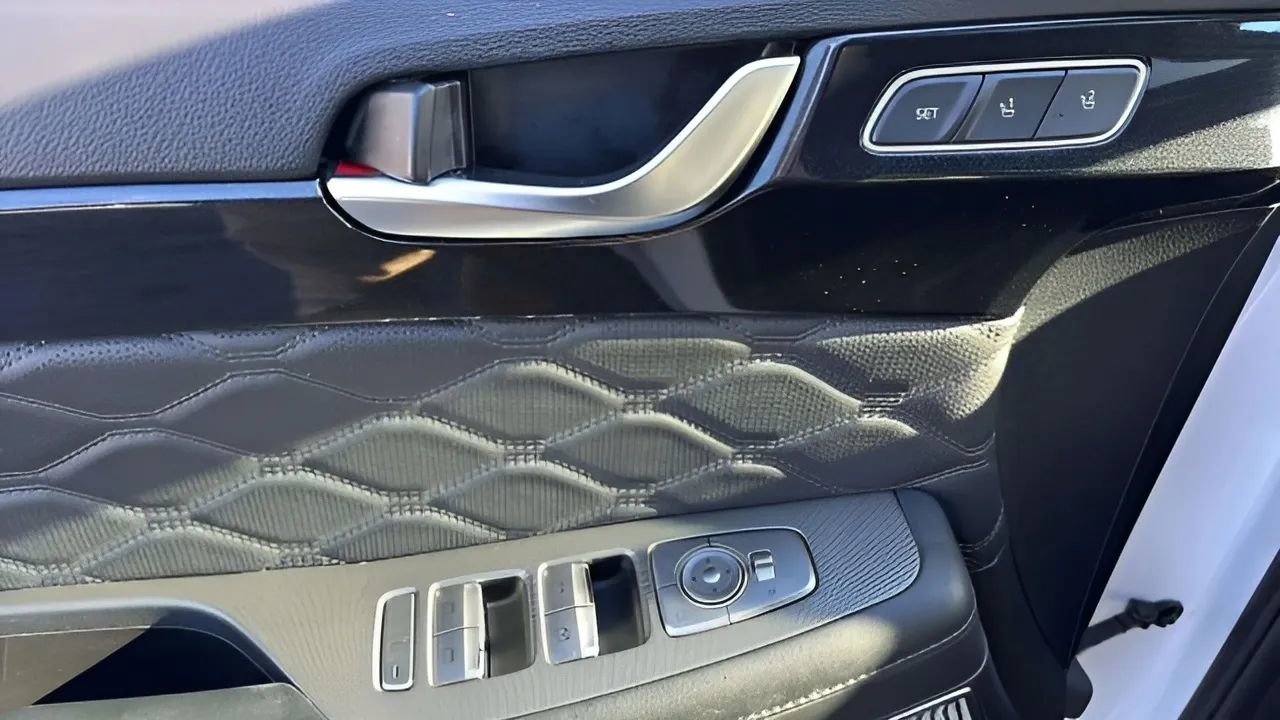 Used 2021 Hyundai Palisade Calligraphy image 20