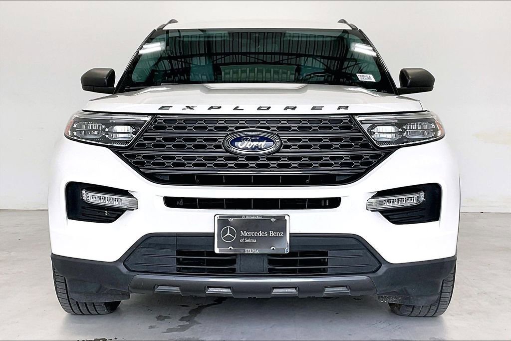 Used 2021 Ford Explorer XLT w/ Equipment Group 202A RWD image 3