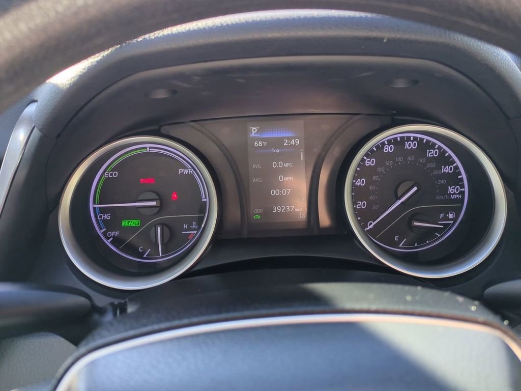 Used 2021 Toyota Camry LE image 25