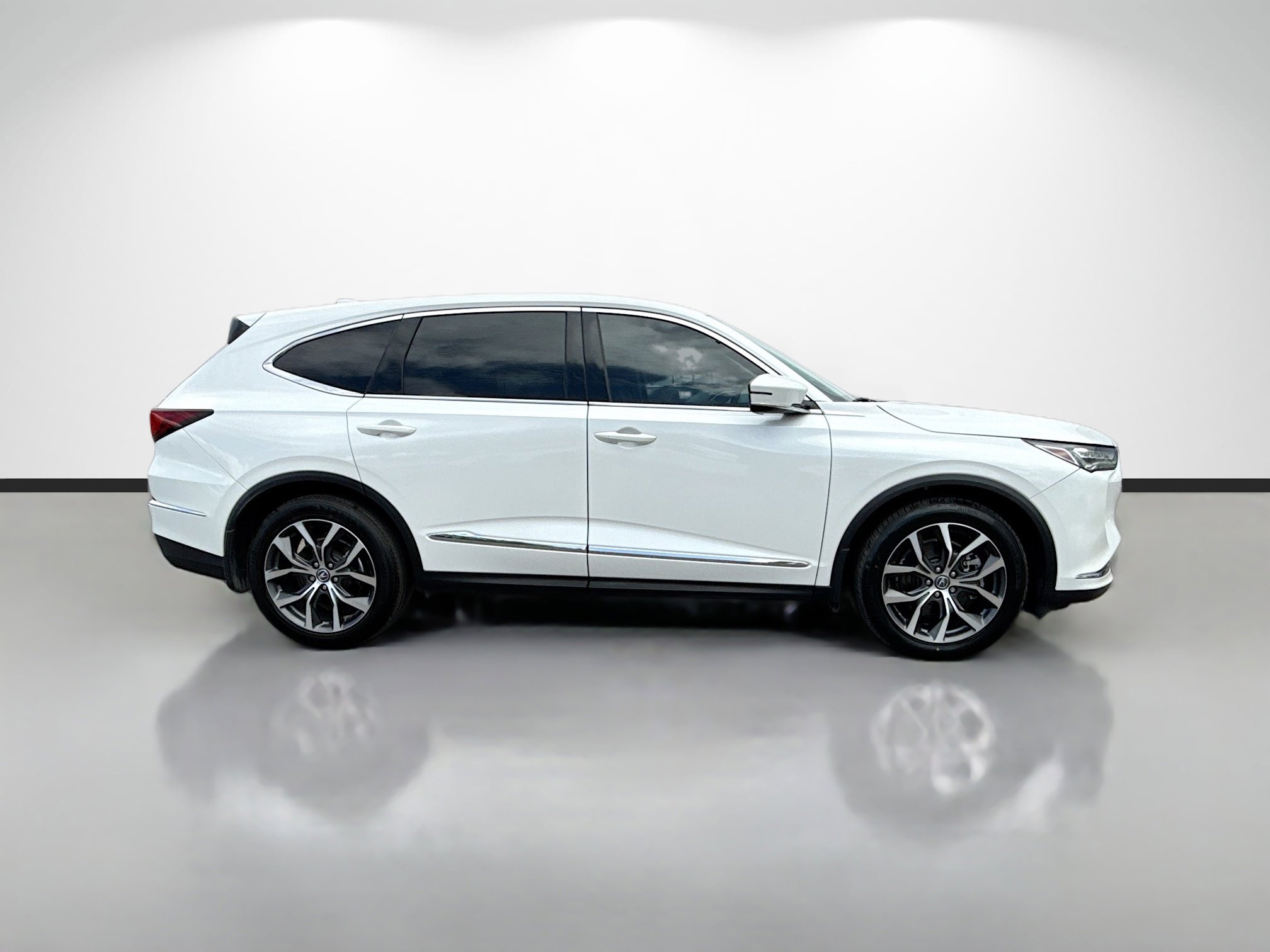 Used 2023 Acura MDX FWD w/ Technology Package image 2