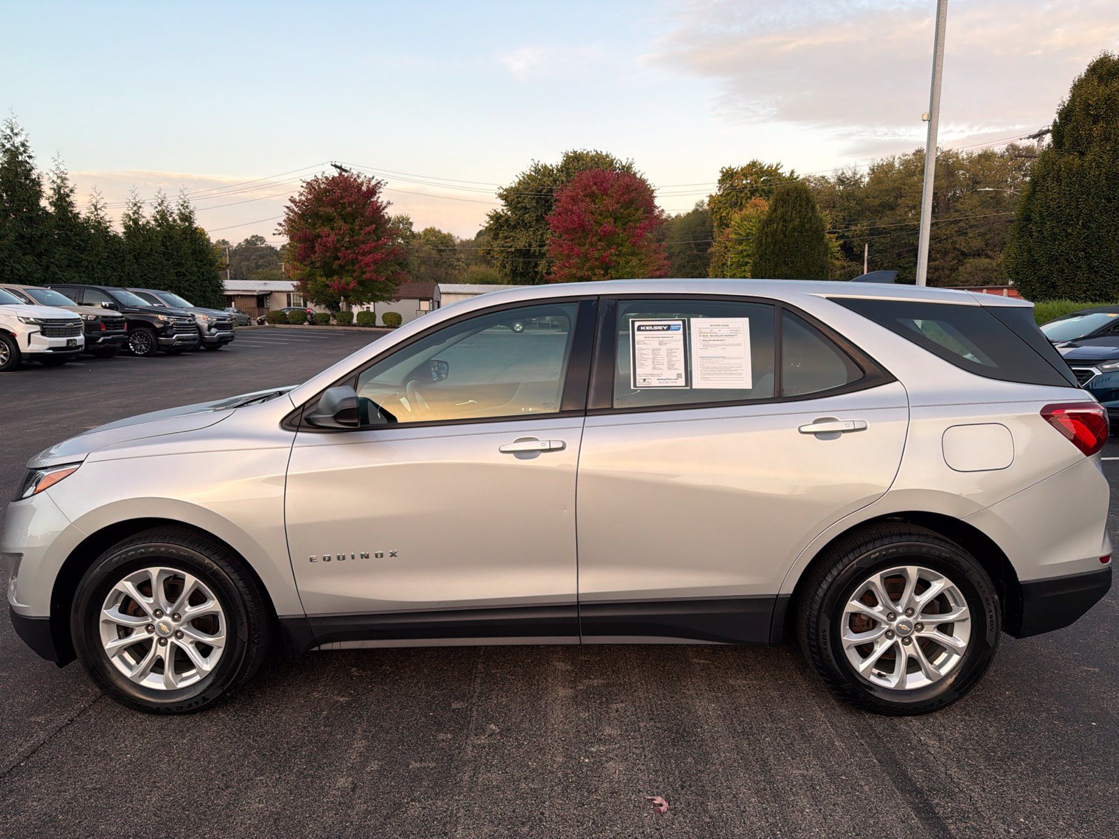 Used 2018 Chevrolet Equinox LS FWD image 2