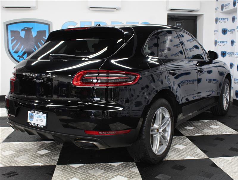 Used 2017 Porsche Macan w/ Premium Package Plus AWD/4WD image 4