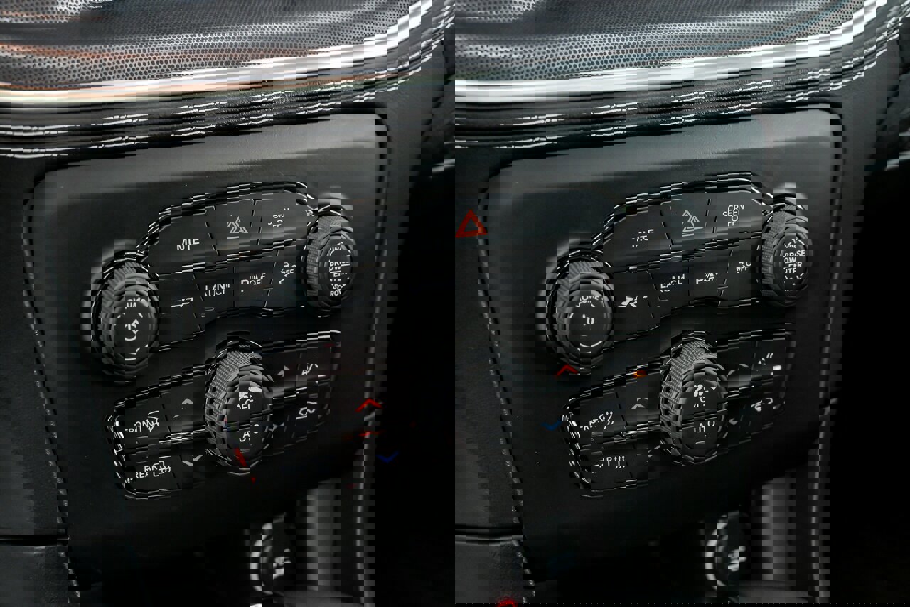 Used 2022 Dodge Charger SRT Hellcat image 35