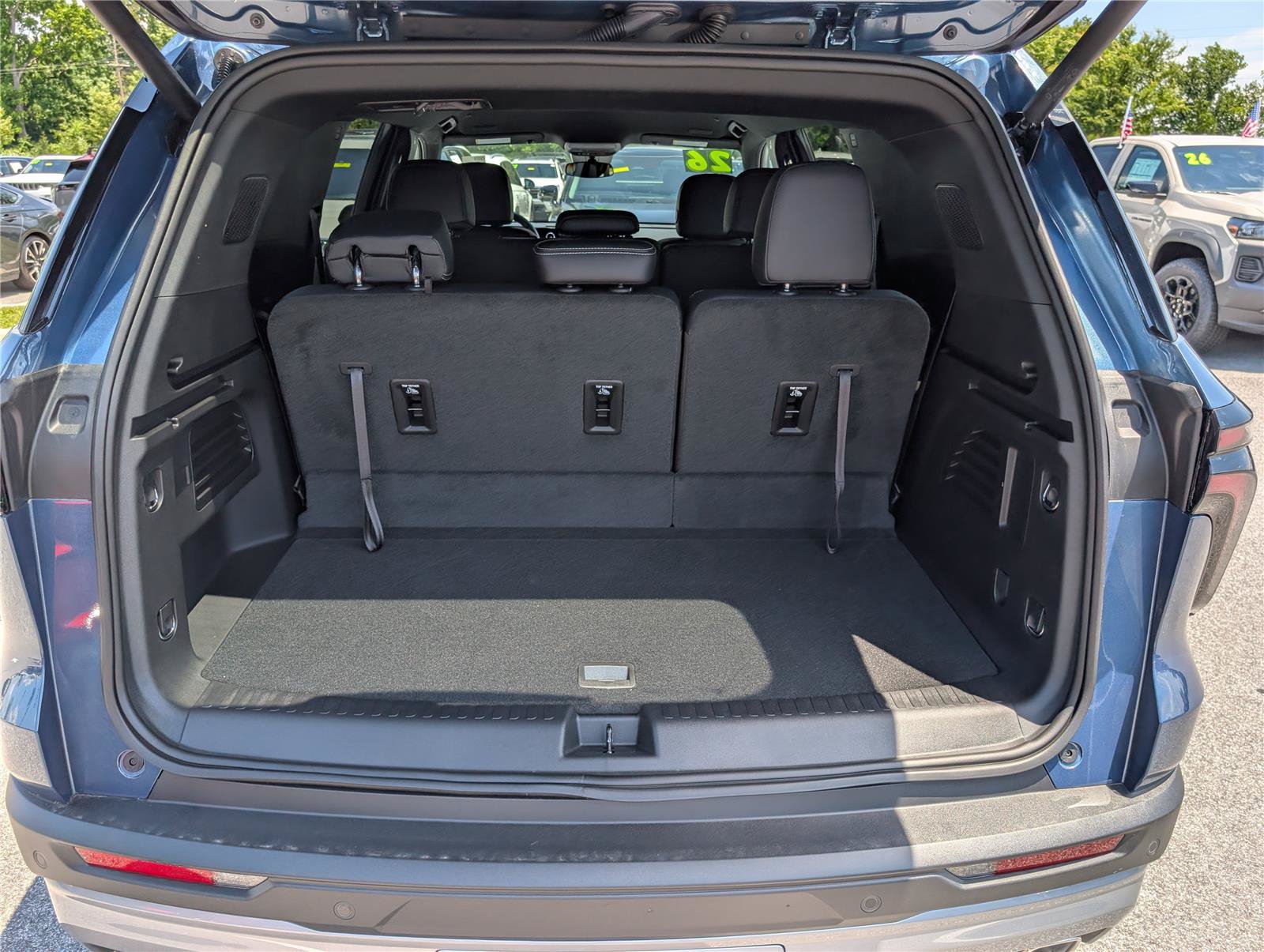 New 2026 Chevrolet Traverse LT AWD/4WD image 9