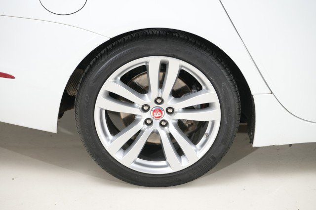 Used 2016 Jaguar XJ L Portfolio image 27