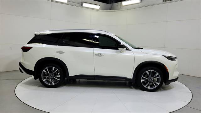 Used 2024 INFINITI QX60 Luxe w/ Vision Package FWD image 9