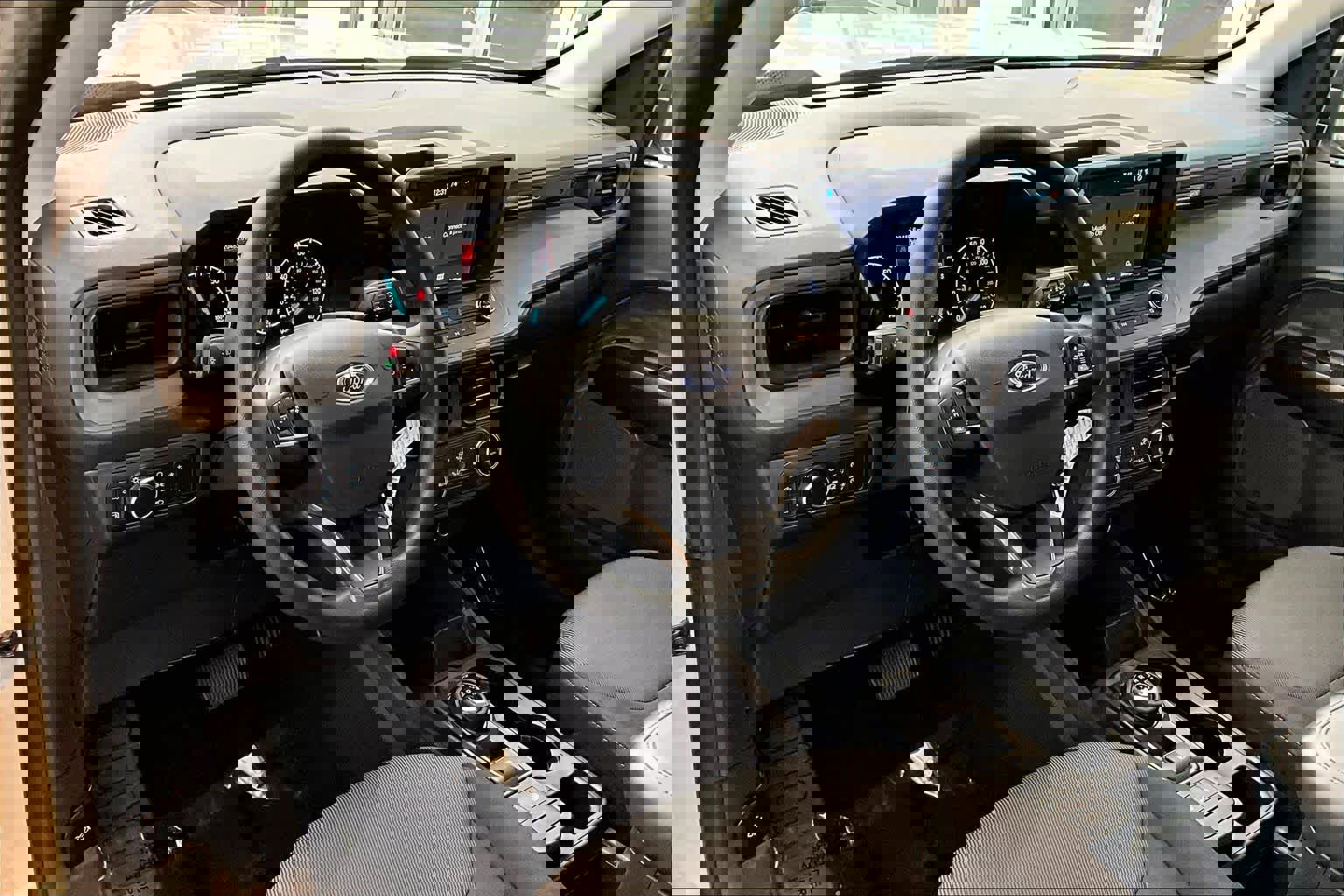 Used 2022 Ford Maverick XL image 17