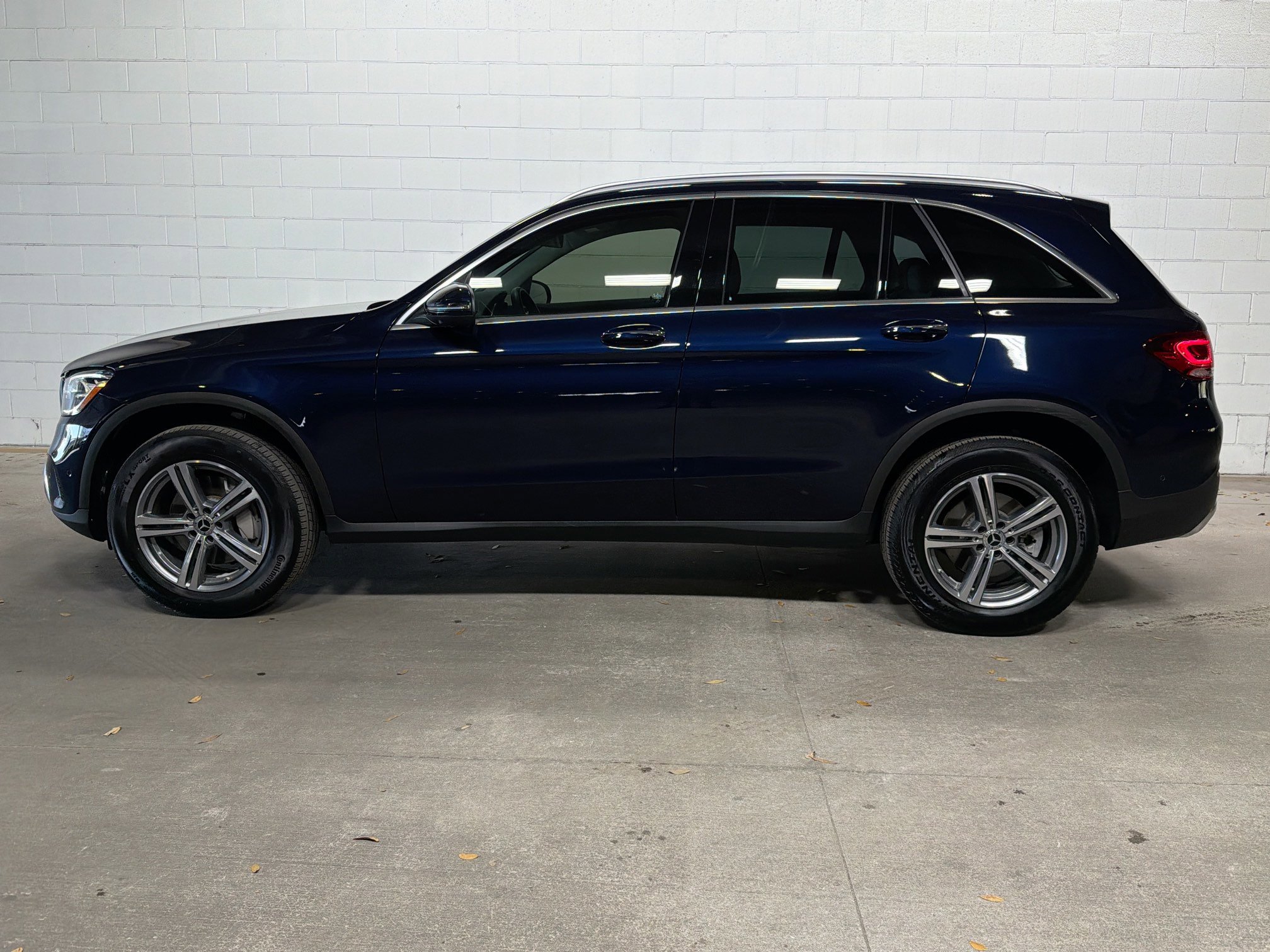 Used 2022 Mercedes-Benz GLC 300 image 2