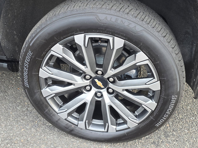 Certified 2026 Chevrolet Suburban High Country image 6