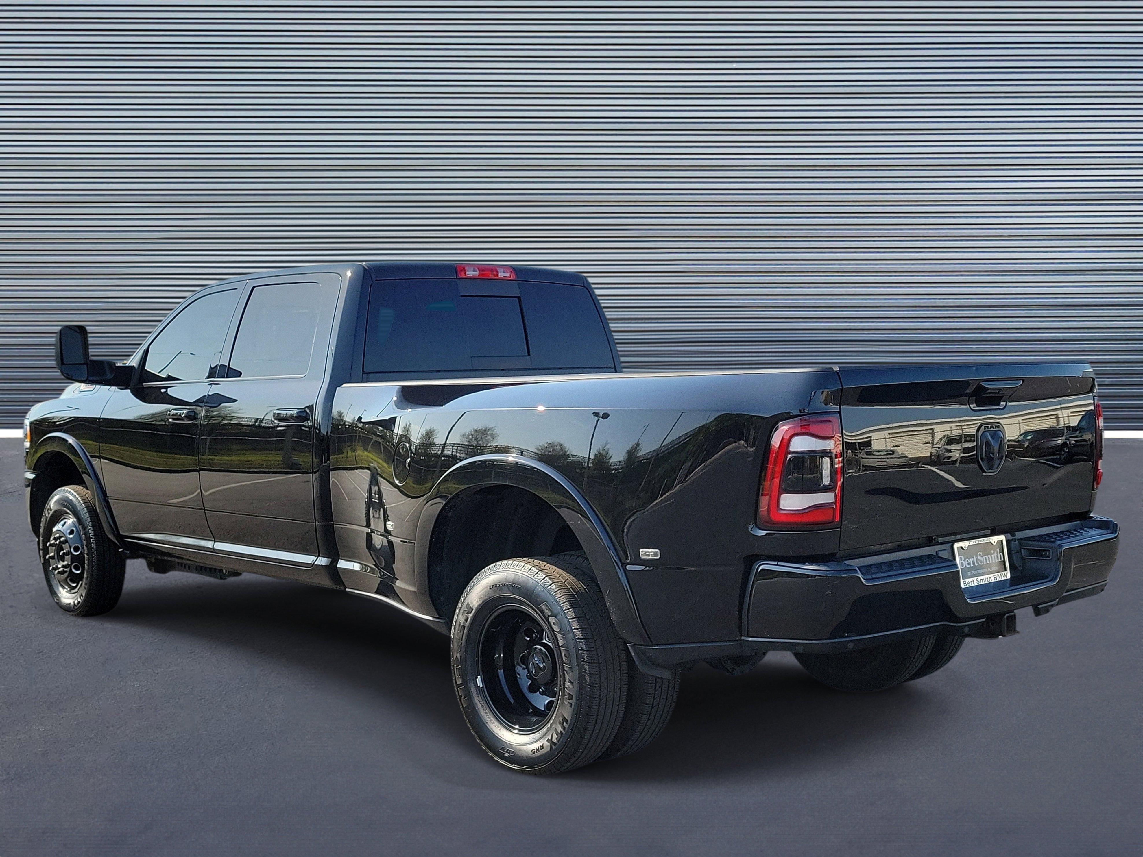 Used 2022 RAM 3500 Laramie w/ Night Edition image 4