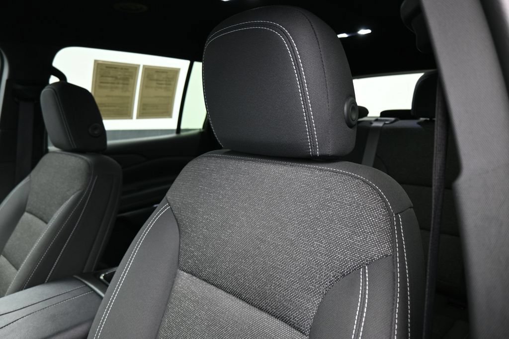 Used 2024 Chevrolet Traverse LS FWD image 18