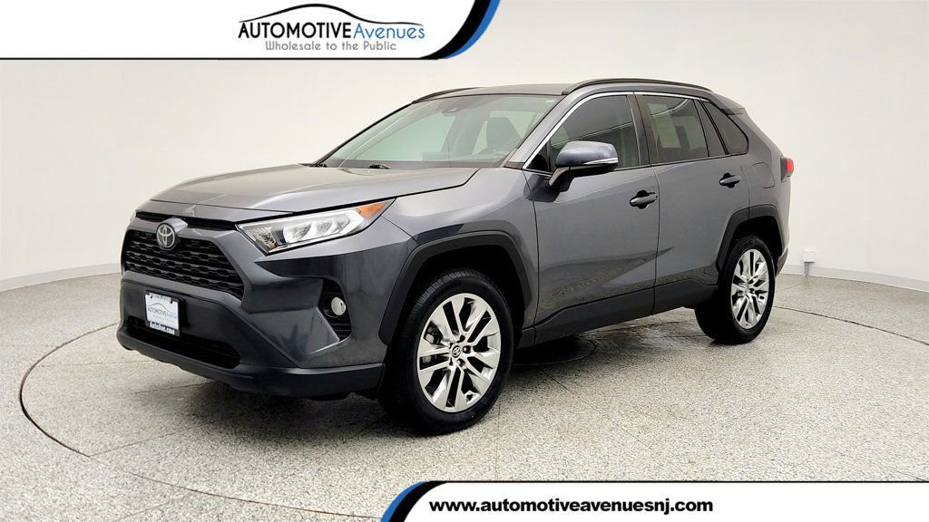 Used 2021 Toyota RAV4 XLE Premium image 1