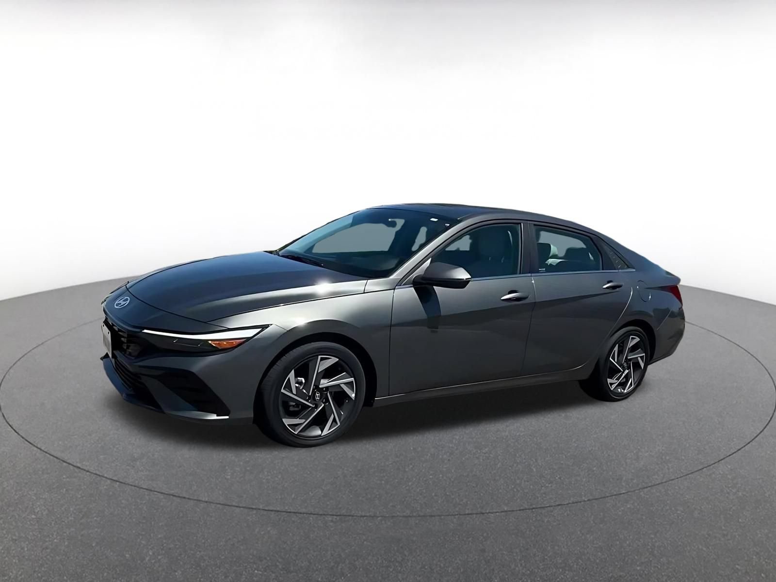 Used 2025 Hyundai Elantra Limited FWD image 7