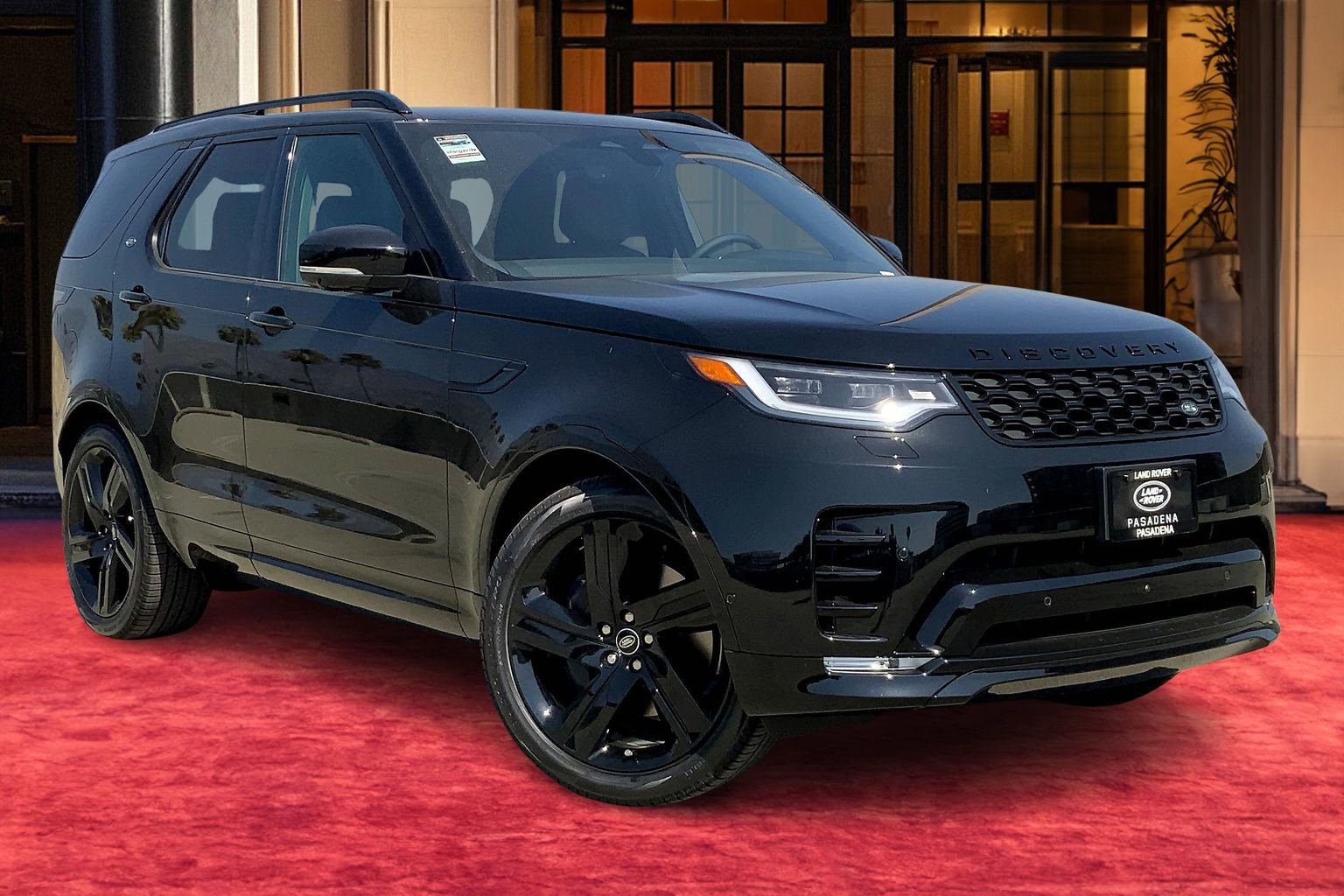 New 2025 Land Rover Discovery Dynamic SE image 19