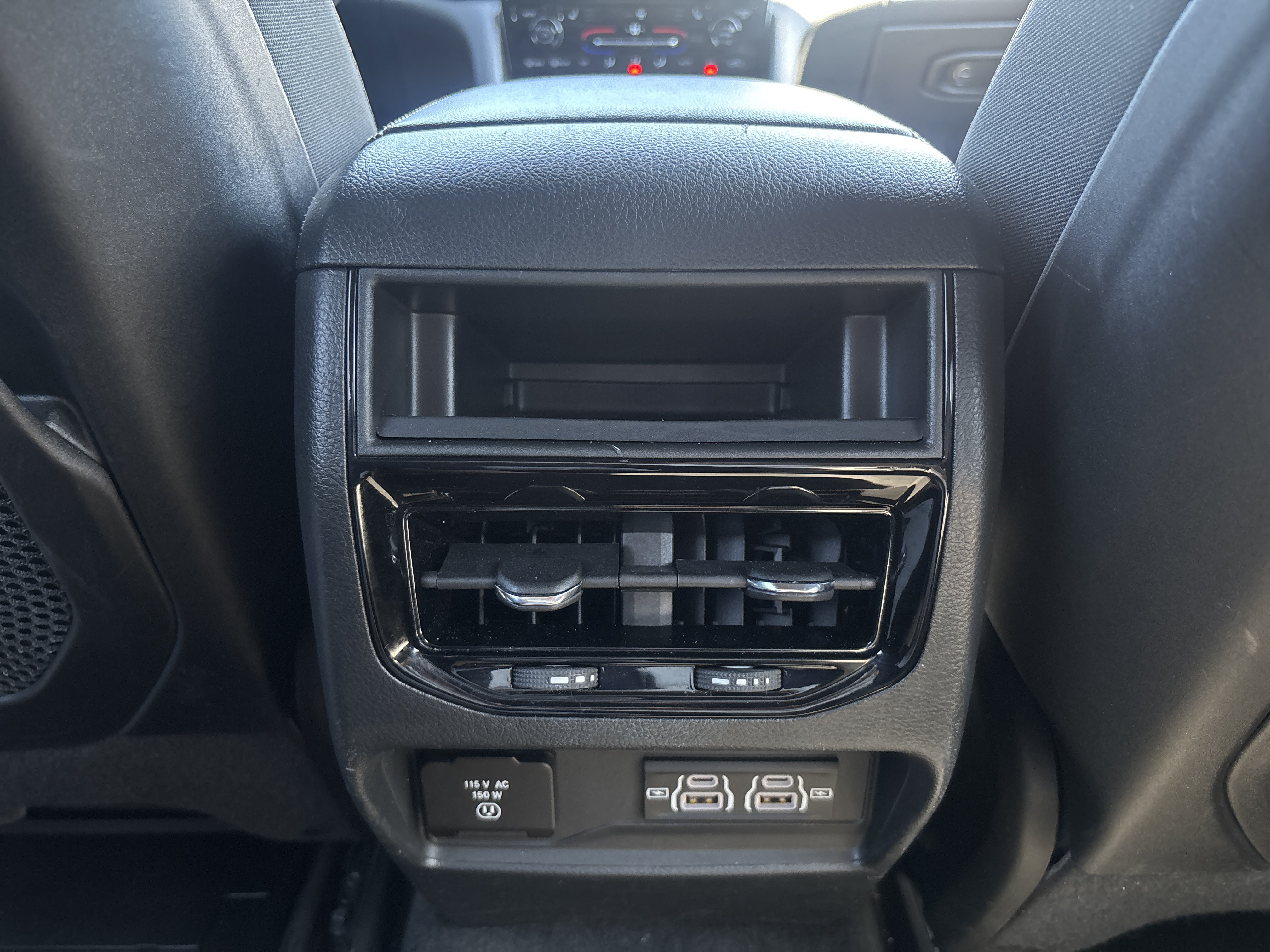 Used 2025 Jeep Grand Cherokee Altitude AWD/4WD image 12