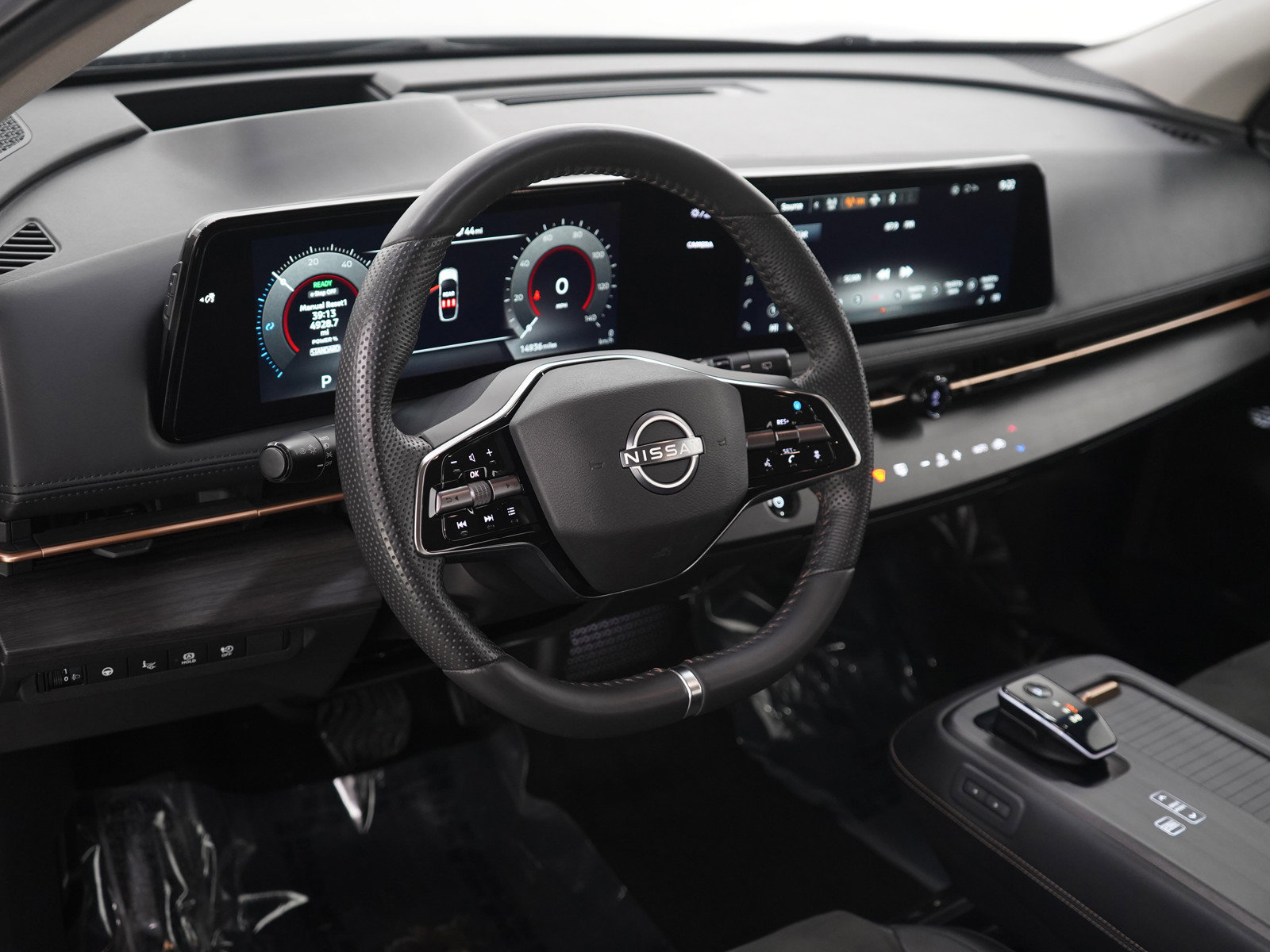 Used 2024 Nissan Ariya AWD image 19