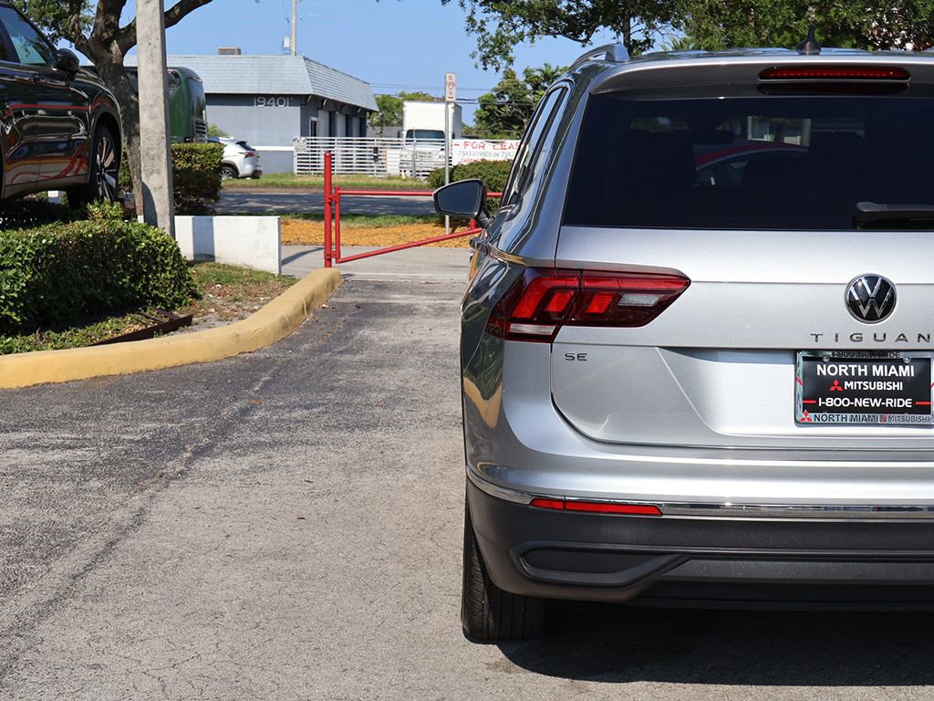 Used 2023 Volkswagen Tiguan SE FWD image 12